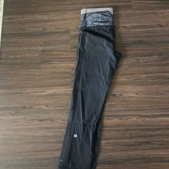 Black lululemon leggings - Picture 3 of 3